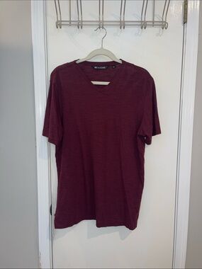 Travis Mathew Men's V-Neck Short Sleeve Tee in Maroon